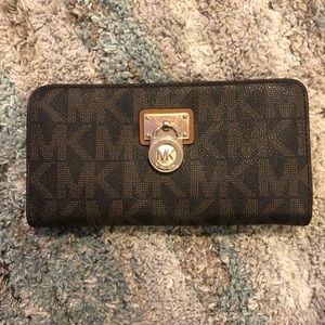 michael kors lettered brown wallet